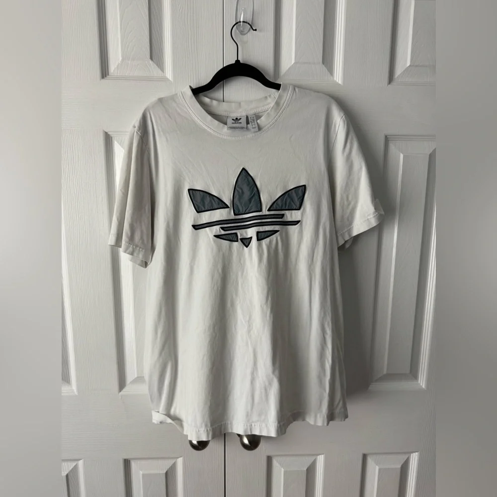 Adidas Originals White Cotton Graphic T L Color Shifting Iridescent Trefoil Logo